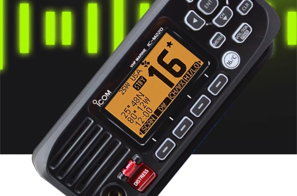 ICOM IC-M220 IC-M 200 VHF marine 25W DSC GPS IPX7 radio
